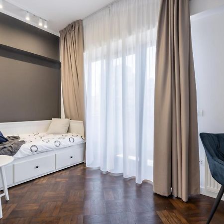 Elegant Two Bedrooms Apartment 부쿠레슈티 외부 사진