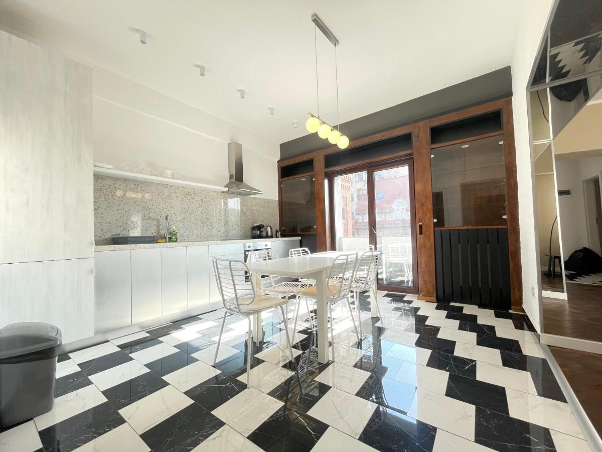 Elegant Two Bedrooms Apartment 부쿠레슈티 외부 사진