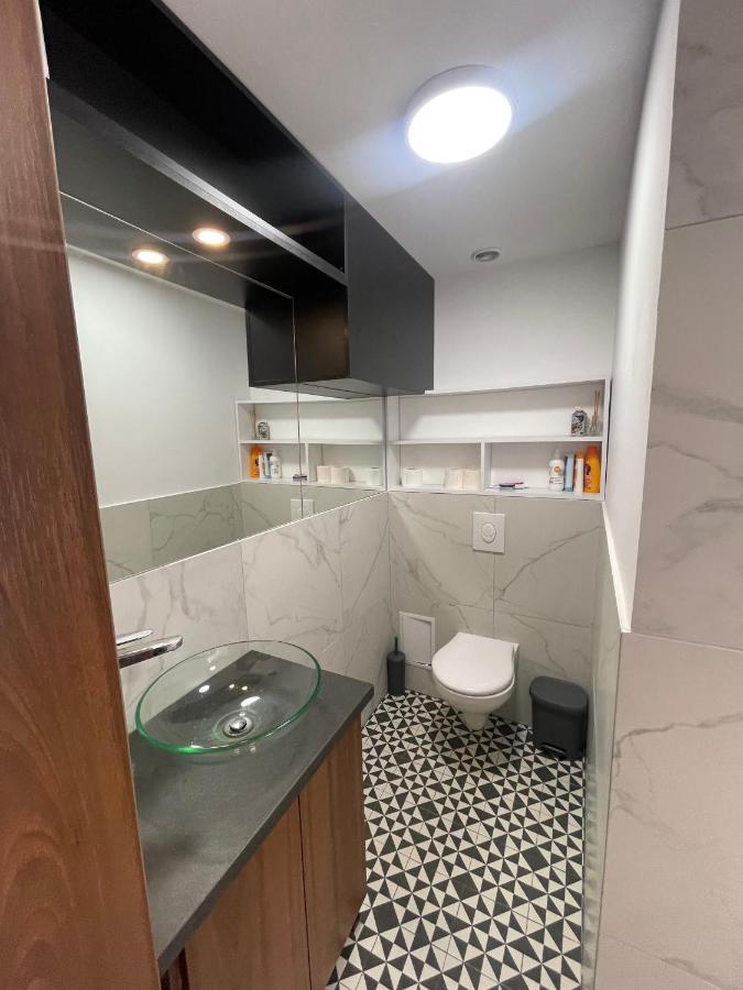 Elegant Two Bedrooms Apartment 부쿠레슈티 외부 사진