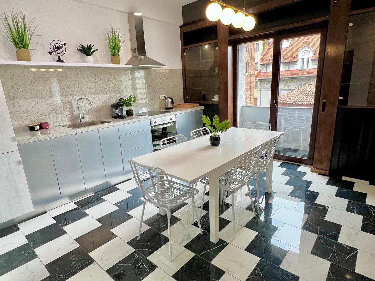 Elegant Two Bedrooms Apartment 부쿠레슈티 외부 사진