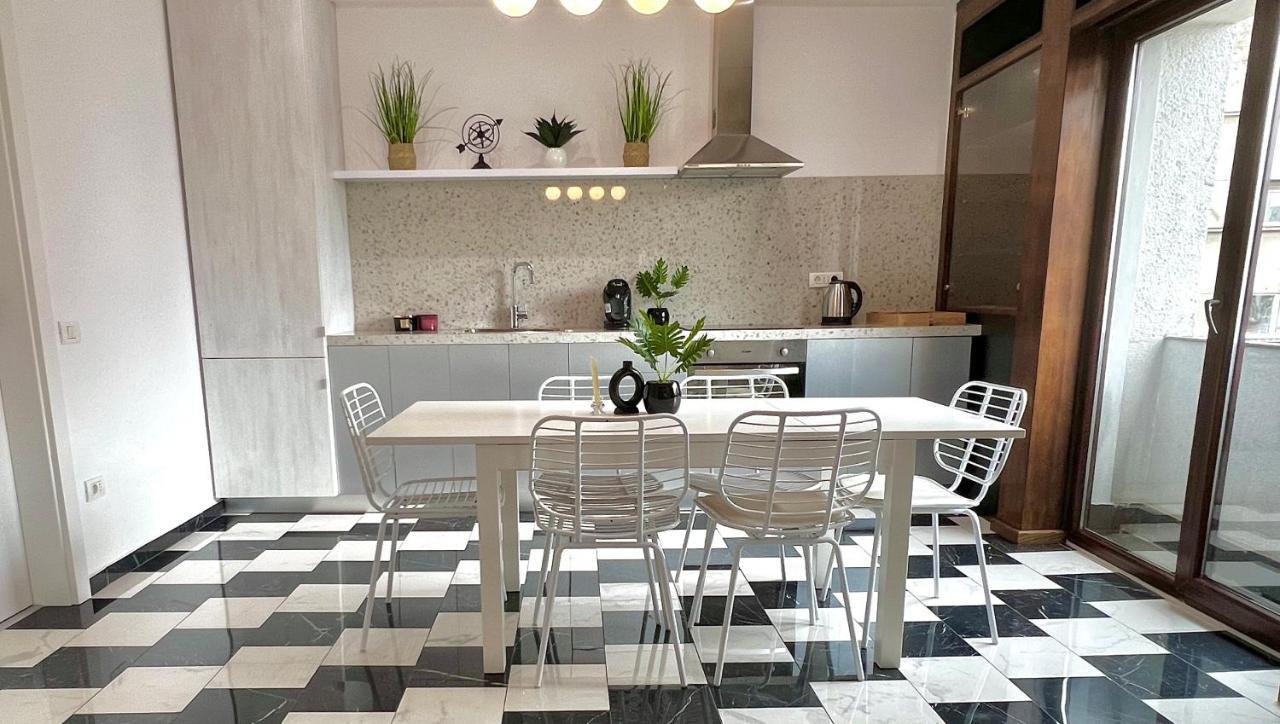 Elegant Two Bedrooms Apartment 부쿠레슈티 외부 사진