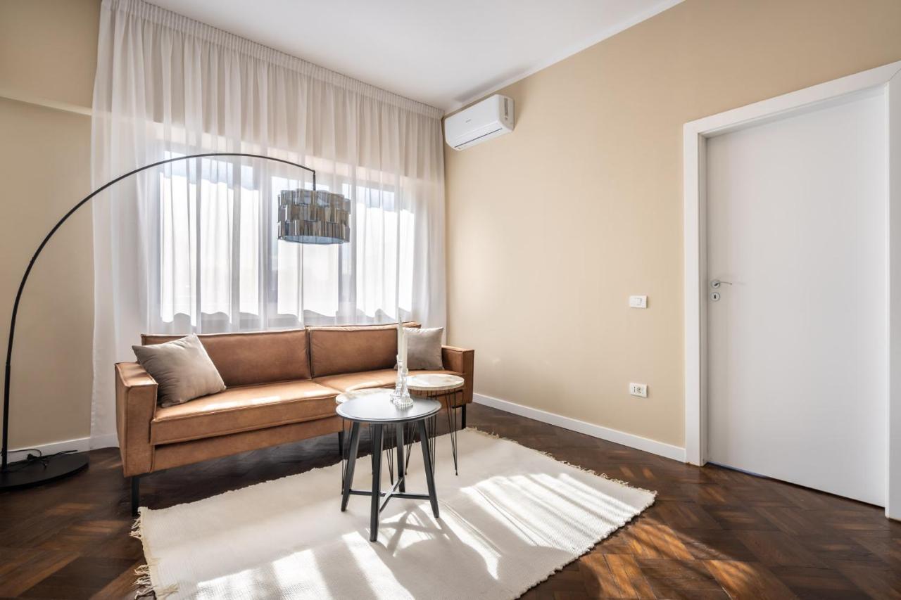 Elegant Two Bedrooms Apartment 부쿠레슈티 외부 사진