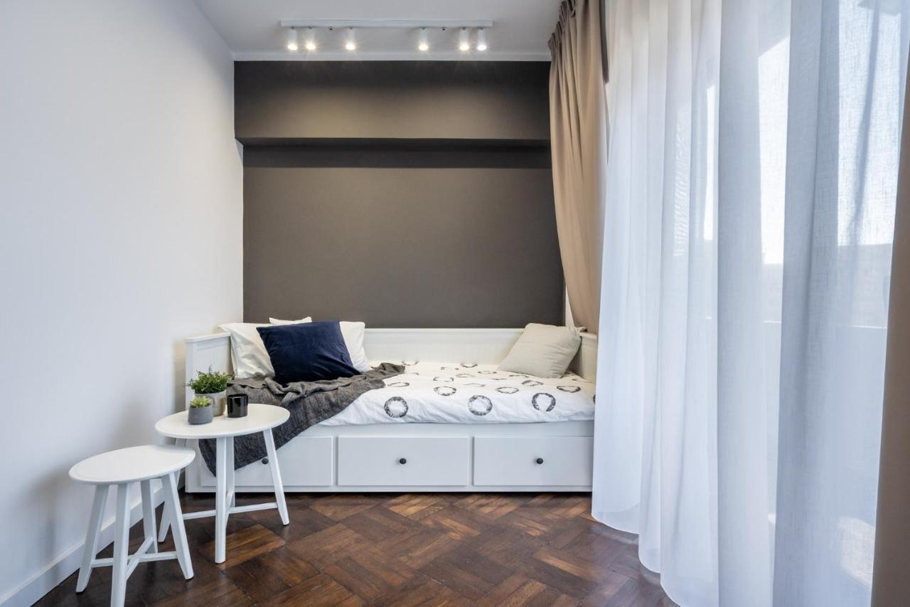 Elegant Two Bedrooms Apartment 부쿠레슈티 외부 사진